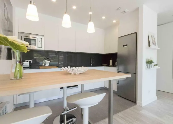 The Collection - Issar سان سيباستيان