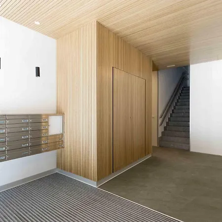 The Collection - Issar Сан-Себастьян